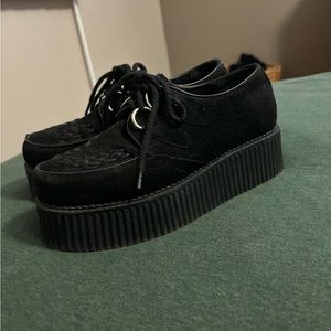 Platform creepers size 9